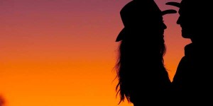 feature-sunset-couple